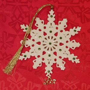 Lenox 2007 gemmed snowflake